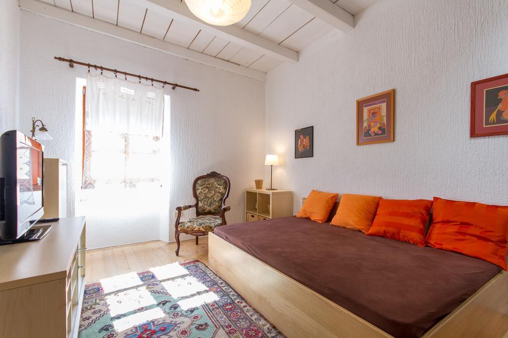 Apartment Vintage By Locap Group 피란 외부 사진
